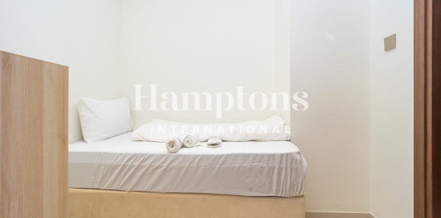 Apartment in Dubai Harbour, Dubai 3 bedrooms, 178.28 sq.m. № 101360
