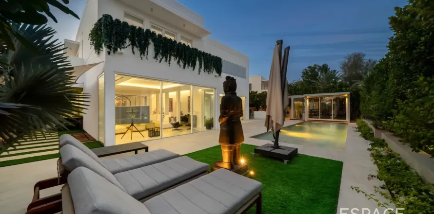 Villa en Arabian Ranches, Dubai, 5 dormitorios, 511 m², № 122527