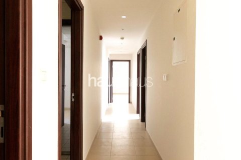 Apartment in Jumeirah Beach Residence, Dubai 3 bedrooms, 171 sq.m. № 43940 - photo 8