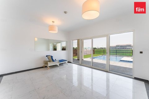 Villa in Dubai 5 bedrooms, 682.7 sq.m. № 115109 - photo 16