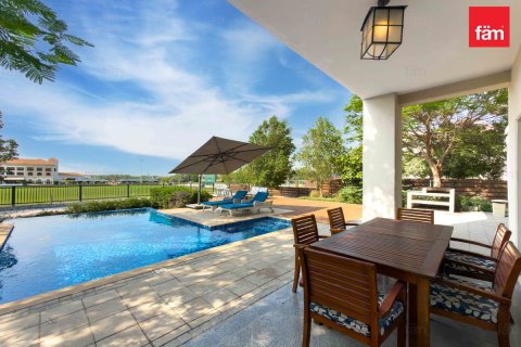 Villa in Dubai 5 bedrooms, 607.6 sq.m. № 115105 - photo 18
