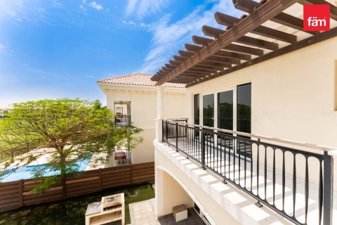 Villa in Dubai 5 bedrooms, 607.6 sq.m. № 115105 - photo 8