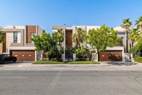 Villa in Jumeirah Park, Dubai 5 bedrooms, 540.79 sq.m. № 138147 - photo 6