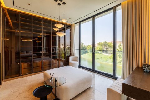 Villa in Jumeirah Park, Dubai 5 bedrooms, 540.79 sq.m. № 138147 - photo 15