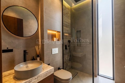 Villa in Jumeirah Park, Dubai 5 bedrooms, 540.79 sq.m. № 138147 - photo 28
