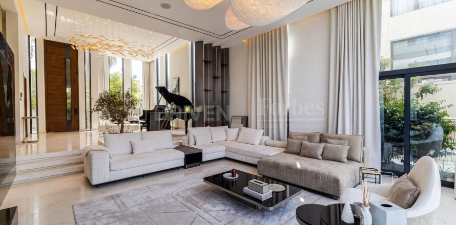 Villa in Jumeirah Park, Dubai 5 bedrooms, 540.79 sq.m. № 138147
