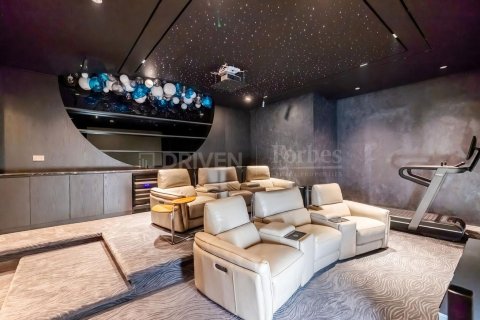 Villa in Jumeirah Park, Dubai 5 bedrooms, 540.79 sq.m. № 138147 - photo 25