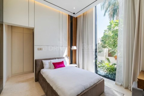 Villa in Jumeirah Park, Dubai 5 bedrooms, 540.79 sq.m. № 138147 - photo 23