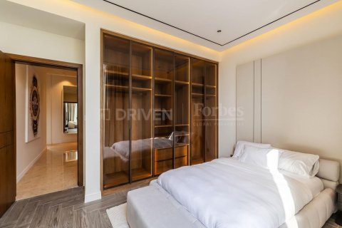 Villa in Jumeirah Park, Dubai 5 bedrooms, 540.79 sq.m. № 138147 - photo 17