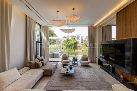 Villa in Jumeirah Park, Dubai 5 bedrooms, 540.79 sq.m. № 138147 - photo 9