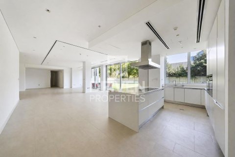Apartment in Seventh Heaven, Al Barari, Dubai 3 bedrooms, 851.83 sq.m. № 138153 - photo 6