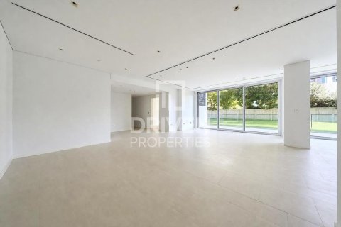 Apartment in Seventh Heaven, Al Barari, Dubai 3 bedrooms, 851.83 sq.m. № 138153 - photo 4