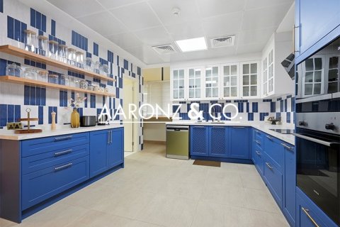 Ático en Jumeirah Lake Towers, Dubai, 4 dormitorios, 442 m², № 99329 - foto 17