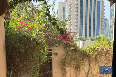 Apartment in Downtown Dubai (Downtown Burj Dubai), Dubai 1 bedroom, 131 sq.m. № 103851 - photo 2