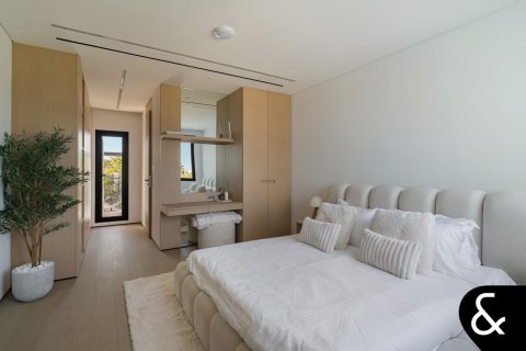 Villa in Jumeirah Islands, Dubai 5 bedrooms, 539 sq.m. № 91193 - photo 21