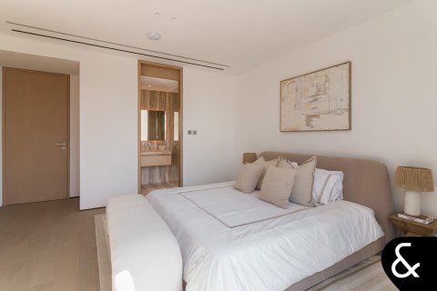 Villa in Jumeirah Islands, Dubai 5 bedrooms, 539 sq.m. № 91193 - photo 24