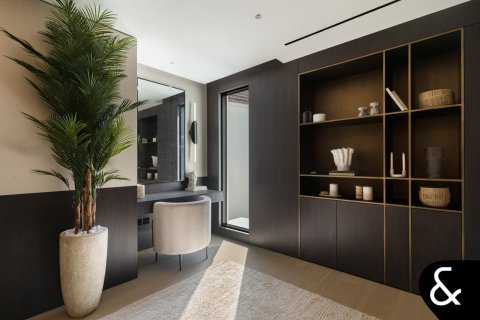 Villa in Jumeirah Islands, Dubai 5 bedrooms, 539 sq.m. № 91193 - photo 27