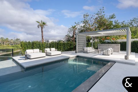 Villa in Jumeirah Islands, Dubai 5 bedrooms, 539 sq.m. № 91193 - photo 3