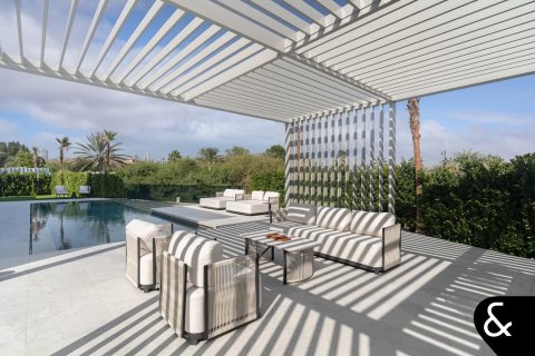 Villa in Jumeirah Islands, Dubai 5 bedrooms, 539 sq.m. № 91193 - photo 5