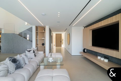 Villa in Jumeirah Islands, Dubai 5 bedrooms, 539 sq.m. № 91193 - photo 8