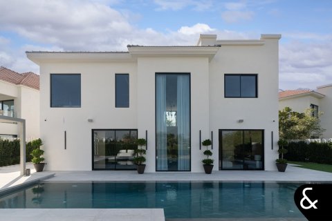 Villa in Jumeirah Islands, Dubai 5 bedrooms, 539 sq.m. № 91193 - photo 12