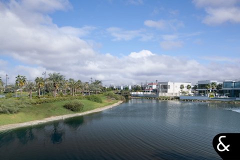 Villa in Jumeirah Islands, Dubai 5 bedrooms, 539 sq.m. № 91193 - photo 13