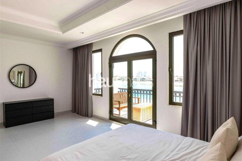 Снять в аренду виллу в Garden Homes, Пальма Джумейра, Дубай: 5 спален, 1208м², № 45074 - фото 9