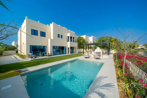 Villa in Meadows, Dubai 5 bedrooms, 465 sq.m. № 122491