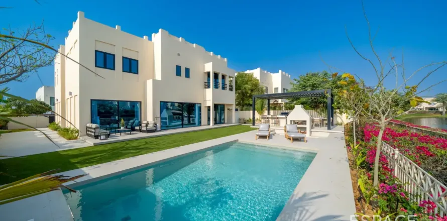 Вилла в Meadows, Дубай, 5 спален, 465м², № 122491