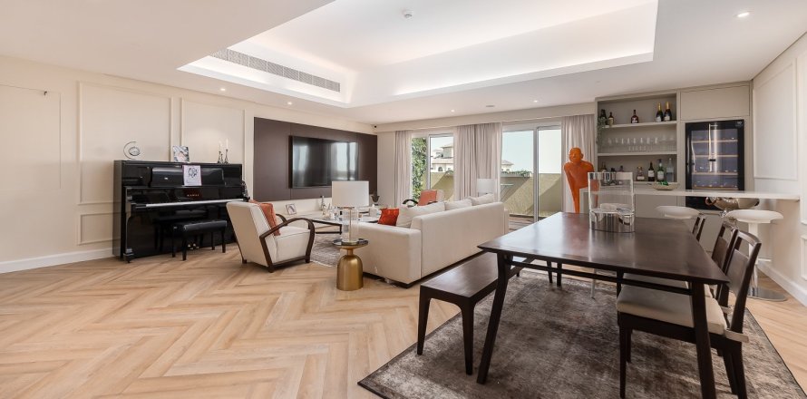 Apartamento en Jumeirah Golf Estates, Dubai, 4 dormitorios, 217.41 m², № 141153