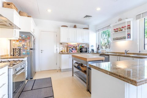 Купить виллу в Арабиан Ранчес, Дубай: 4 спальни, 372м², № 43688 - фото 9