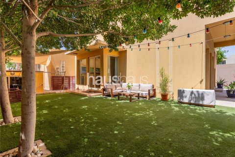 Купить виллу в Арабиан Ранчес, Дубай: 4 спальни, 372м², № 43688 - фото 24