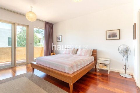 Купить виллу в Арабиан Ранчес, Дубай: 4 спальни, 372м², № 43688 - фото 16