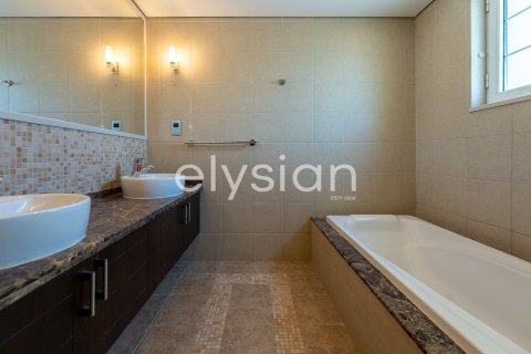 Villa à Legacy Nova Villas, Jumeirah Park, Dubai, 3 chambres, 510 m², № 37904 - photo 8