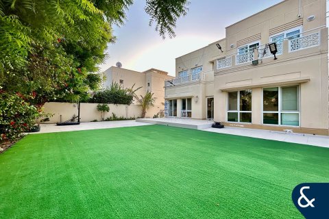 Villa in Meadows 1, Meadows, Dubai 5 bedrooms, 353 sq.m. № 76035