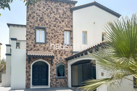 Villa en Jumeirah Golf Estates, Dubai, 4 dormitorios, 512 m², № 44374