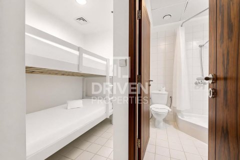 Apartment in The Residences, Downtown Dubai (Downtown Burj Dubai), Dubai 3 bedrooms, 183.67 sq.m. № 140707 - photo 23