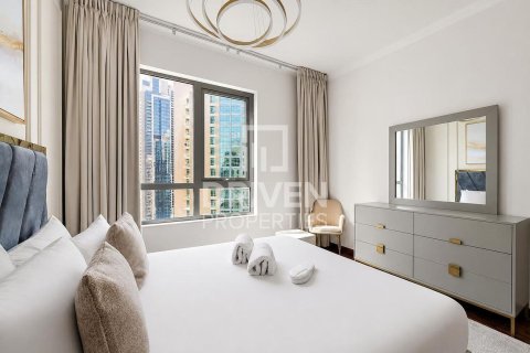 Apartment in The Residences, Downtown Dubai (Downtown Burj Dubai), Dubai 3 bedrooms, 183.67 sq.m. № 140707 - photo 16