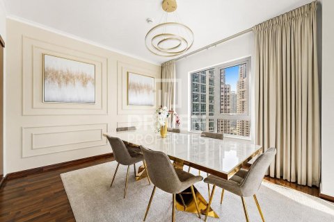 Apartment in The Residences, Downtown Dubai (Downtown Burj Dubai), Dubai 3 bedrooms, 183.67 sq.m. № 140707 - photo 9