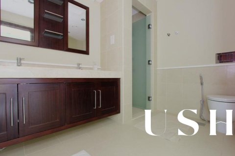 Apartment in The Views, Dubai 2 bedrooms, 125 sq.m. № 46690 - photo 10