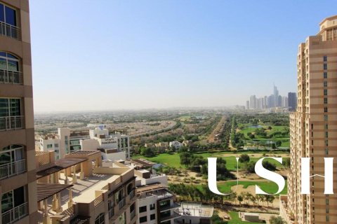 Apartment in The Views, Dubai 2 bedrooms, 125 sq.m. № 46690 - photo 17