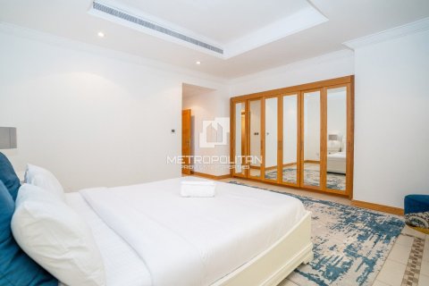 Villa in Garden Homes, Palm Jumeirah, Dubai 4 bedrooms, 624 sq.m. № 73160 - photo 12