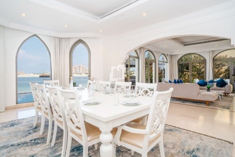 Villa in Garden Homes, Palm Jumeirah, Dubai 4 bedrooms, 624 sq.m. № 73160 - photo 8