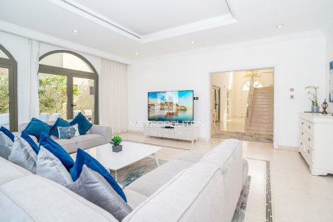Villa in Garden Homes, Palm Jumeirah, Dubai 4 bedrooms, 624 sq.m. № 73160 - photo 5