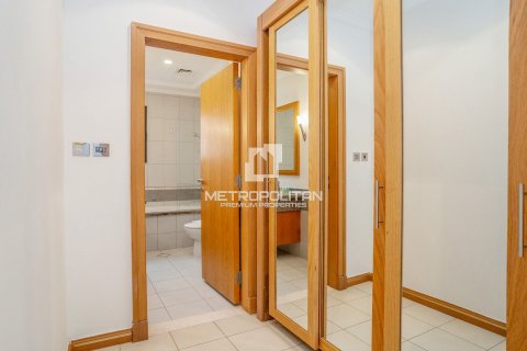 Villa in Garden Homes, Palm Jumeirah, Dubai 4 bedrooms, 624 sq.m. № 73160 - photo 15