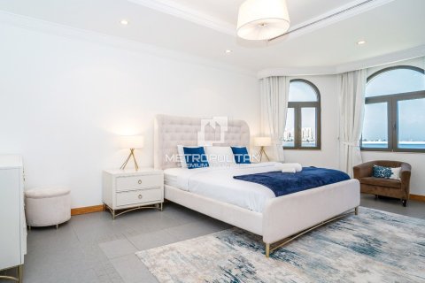 Villa in Garden Homes, Palm Jumeirah, Dubai 4 bedrooms, 624 sq.m. № 73160 - photo 21