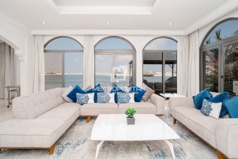 Villa in Garden Homes, Palm Jumeirah, Dubai 4 bedrooms, 624 sq.m. № 73160 - photo 2