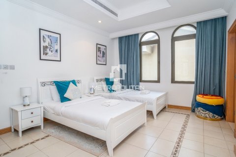 Villa in Garden Homes, Palm Jumeirah, Dubai 4 bedrooms, 624 sq.m. № 73160 - photo 14
