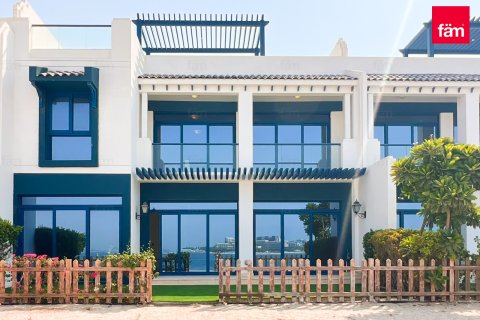 Villa in Palm Jumeirah, Dubai 5 bedrooms, 263.8 sq.m. № 135238