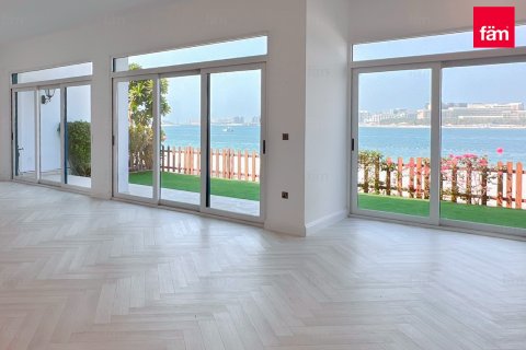 Villa à Palm Jumeirah, Dubai, 5 chambres, 263.8 m², № 135238 - photo 18